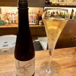 Bistrot Chez Bois - 北陸富山が誇る国産ノンアルスパークリング「セレブレ」白 byトンボ飲料。ロゼもアルヨ。