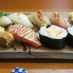 銀鮨 - ランチ  （１０００円）