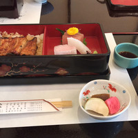 鰻割烹 伊豆栄 梅川亭 - 主人が頼んだお刺身とのセット