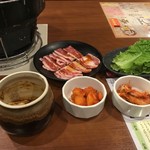 Kokusangyuu Yakiniku Tabehoudai Nikushou Sakai - 