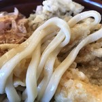 うどんの小麦冶 - 麺はこんなん
もちもちしてる