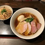 麺屋玉ぐすく - 特製らぁめん醤油 じゅーしー