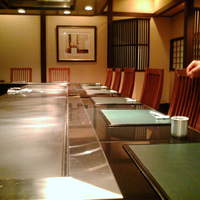 日本料理 雲海 - 鉄板は綺麗に磨きあげられています