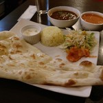 アロマズ オブ インディア - ナンはおかわりしてしまった。