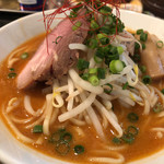 人力俥 - モヤシが高く積まれた海老そば