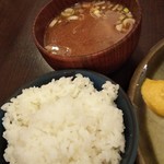 とん久 - ご飯と豚汁