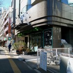 Cafe & Dining ICHI no SAKA - 交差点だから目立つ☆