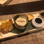 柏木 - 金目鯛の焼き物にカラスミ掛け、胡麻豆腐と原木椎茸の茶碗蒸し、黒豆、海鼠