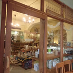 モダナークファームカフェ - ドアの向こうはわくわくカフェミャ