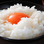 Egg-cooked rice made with Koshihikari rice from terraced rice fields cooked in an earthenware pot.
