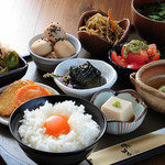 For those who want to enjoy a variety of vegetables ♪ [Small dish set] with 10 kinds of seasonal vegetables