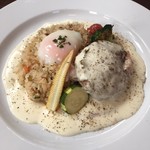 カフェテリアニューヨーク - Ｈ30.11月月替わり♪カルボナーラソースのハンバーグピラフ　温泉玉子をのせて