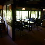 茶房 天井棧敷 - 入口側の４人席にパイプ椅子が…お店の雰囲気と合ってなく、これはどうかと…