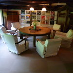 茶房 天井棧敷 - 一番奥のテーブル席、酒樽の底板を使用しているそうです