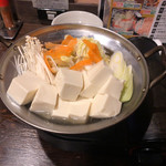 居酒屋 一休 - 湯豆腐は199円でこのボリューム！