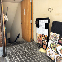 Az/ビーフン東 大阪店 - 1階から地下へ('18.10月中旬)
