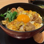 九州博多料理 幸 とりもつえん - 赤鶏さつま 特製 親子丼 ¥980