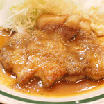 かつれつ四谷たけだ - もち豚ポークジンジャー定食 1320円 の熟成豚ロース肉 甘辛醤油ソース