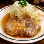 かつれつ四谷たけだ - もち豚ポークジンジャー定食 1320円 の熟成豚ロース肉 甘辛醤油ソース