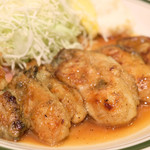 かつれつ四谷たけだ - カキバター焼定食 1500円 の岩手県大船渡産生カキの甘辛バター醤油