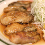 かつれつ四谷たけだ - カキバター焼定食 1500円 の岩手県大船渡産生カキの甘辛バター醤油