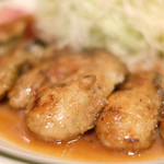かつれつ四谷たけだ - カキバター焼定食 1500円 の岩手県大船渡産生カキの甘辛バター醤油