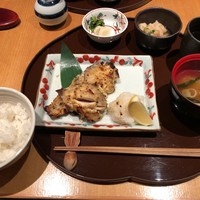 伊豆の旬 やんも 丸の内店 - 黒むつの西京焼定食