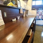 ランチアンドカフェ・ジェミー - キッチンに面したカウンターが6席