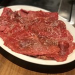 焼肉 ジャンボ - ・ロース  1,250円 →個人的に一番あとを引くメニューです。オーソドックスな並ロースがこんなにも美味しいお店は他にないかもしれません。