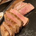 焼肉 ジャンボ - ・シャトーブリアン  ASK（不明） →無理を言って肉塊で出して頂きました。料理長自ら焼いて頂区という最高の贅沢な時間。約30分ほどじっくりと時間をかけて仕上げるお肉は見た目にもとても美しく上質で滑らかで柔らかでした。