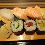 Wayoudainingusora - 日替わり定食の盛り合わせ寿司