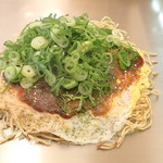 お好み焼き 登きや - 「そば肉卵」（850円）+「ねぎ」（150円）