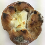 スリジエ - グランベリー入りフランスパン
      姪のお気に入り♪