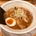 泡系しおとんこつラーメン べらしお - 