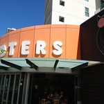 HOOTERS - 