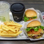 99878487 - シャックバーガー（D手前、S後ろ）、フライS、オリジナルレモネード、コーヒー