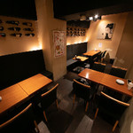 trattoria イタリアン SATOMI fooding - テーブル席です。20名様