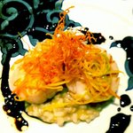 シェ フルール 横濱 - ホタテの料理。生姜が効いていて、タコ焼きを思い出す親しみやすさ...