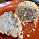 仲佐 - 蕎麦饅頭の断面