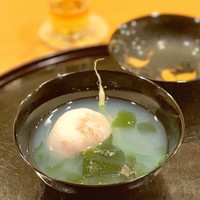 懐石料理 はし本 - ハマグリのしんじょ うぐいす菜 ワカメ