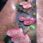 炭火焼肉 矢つぐ - 