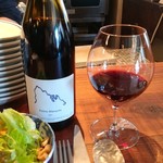 ブリコラージュ ブレッド アンド カンパニー ダイニング・カフェ - 作り手さんは日本人のフランスワイン。人気があり、希少なのだそう。20190111　この日の卵のブリコラージュブレッドタルティーヌに合わせて選んで下さった一杯。蕪やほうれん草の風味が感じられピッタリ！