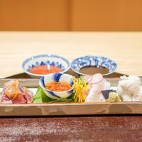観山 - 鱧落とし 明石の天然鯛 いくらの醤油漬け 戻り鰹