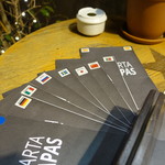 CELLER DE LA RIBERA - ざ観光地なのでメニューも各国語が揃っていました。