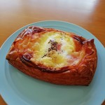 コション パティスリーカフェ - ベーコンエッグ