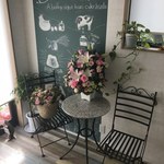 Süni 幸せを運ぶケーキ屋さん - 店内にある大きな黒板は毎回かわいいイラストが！