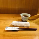 sobatosakanatousuke - お茶、おしぼり、お箸