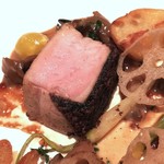 ASAHINA Gastronome - 仔牛 ロース肉を低温調理し、シャンピニオンのヴィエノワーズとそのフリカッセ