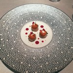 ASAHINA Gastronome - 帆立貝 マリネしてからやさしく火を入れ 生雲丹とカラスミのコンビネーション