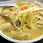 雷ラーメン元気っ子 - 麺　アップ！